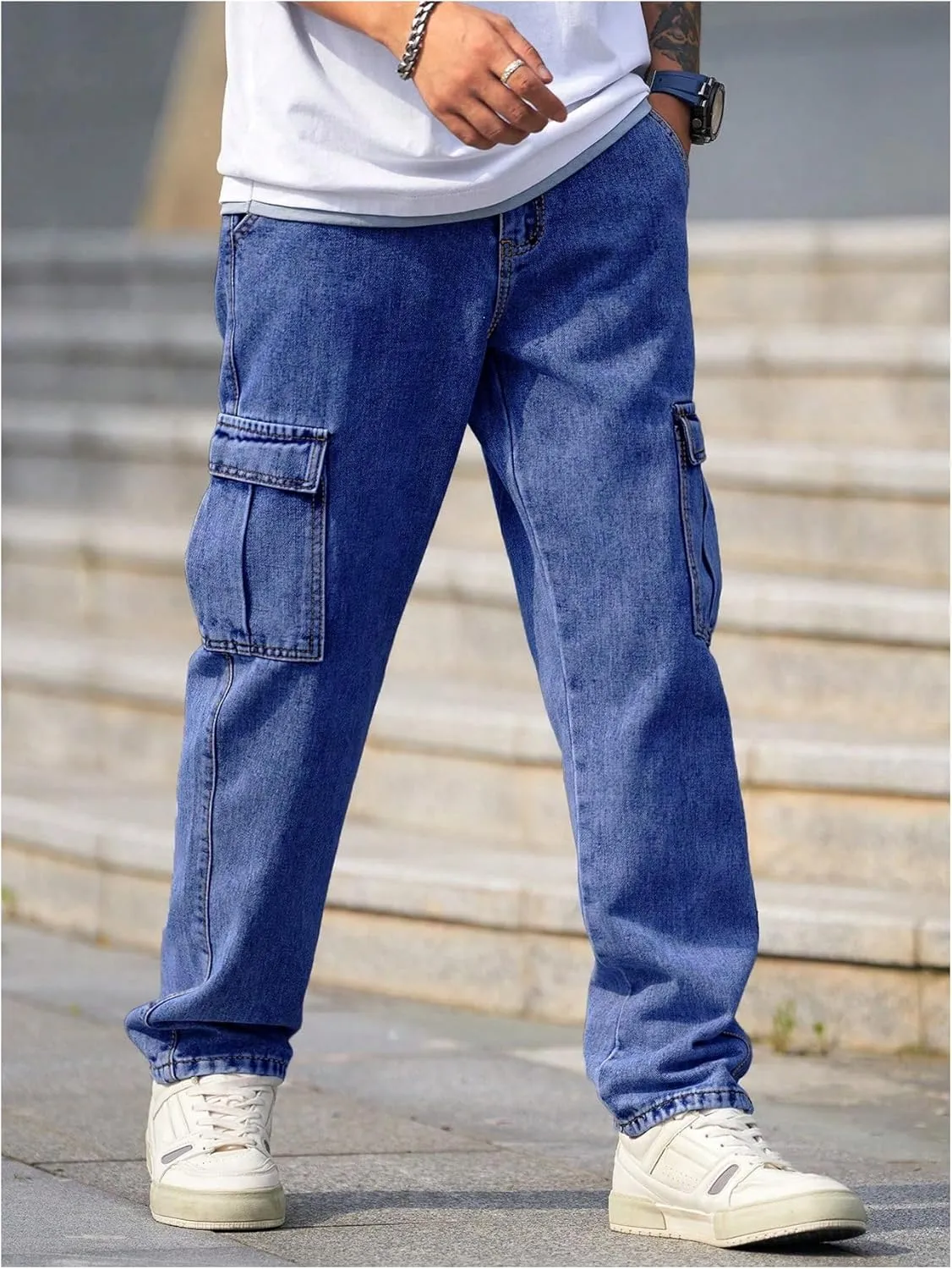 WDIRARA Men's Slim Fit Cargo Jeans Straight Leg Streetwear Denim Work Pants with Flap Pockets