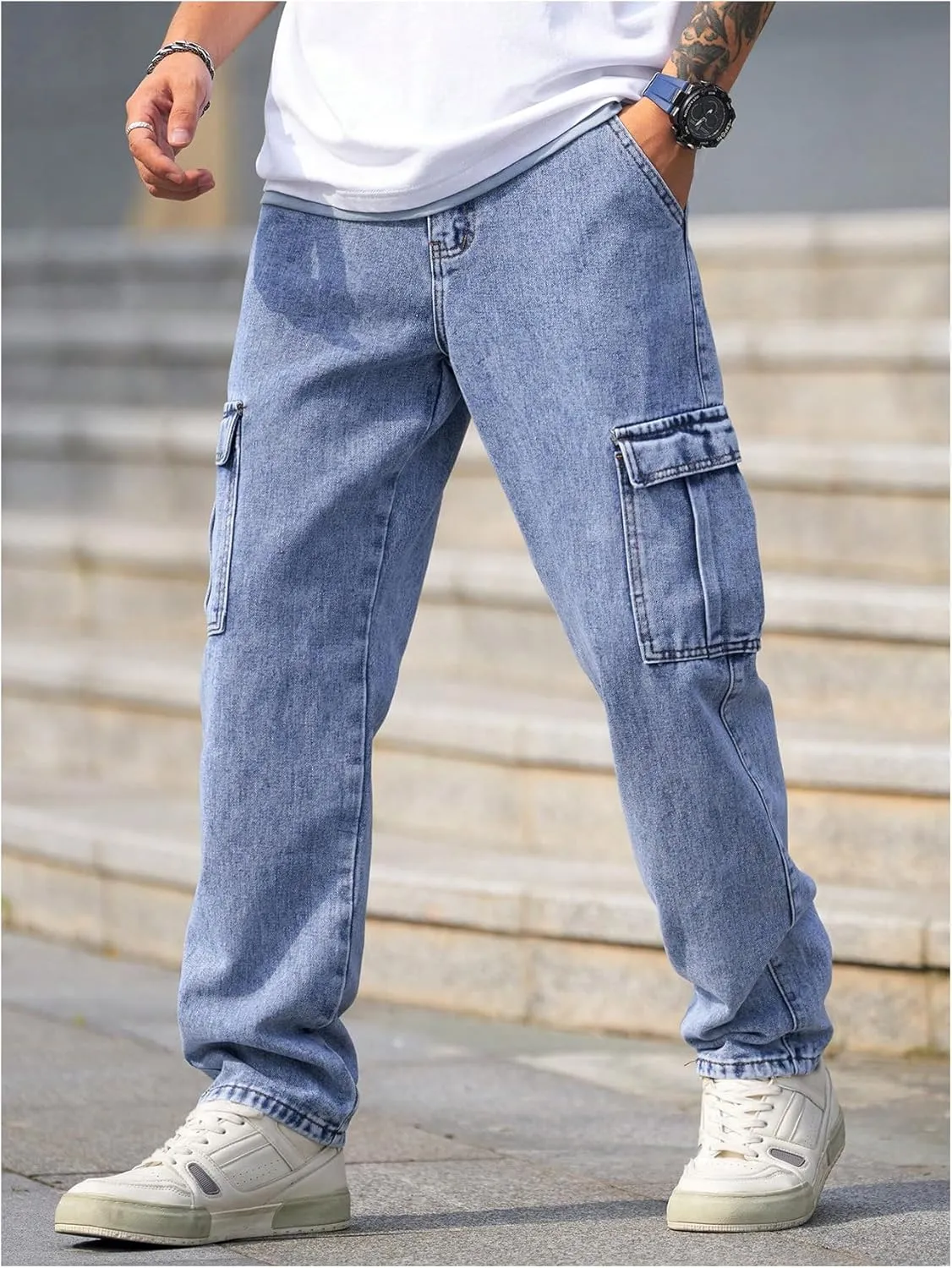 WDIRARA Men's Slim Fit Cargo Jeans Straight Leg Streetwear Denim Work Pants with Flap Pockets