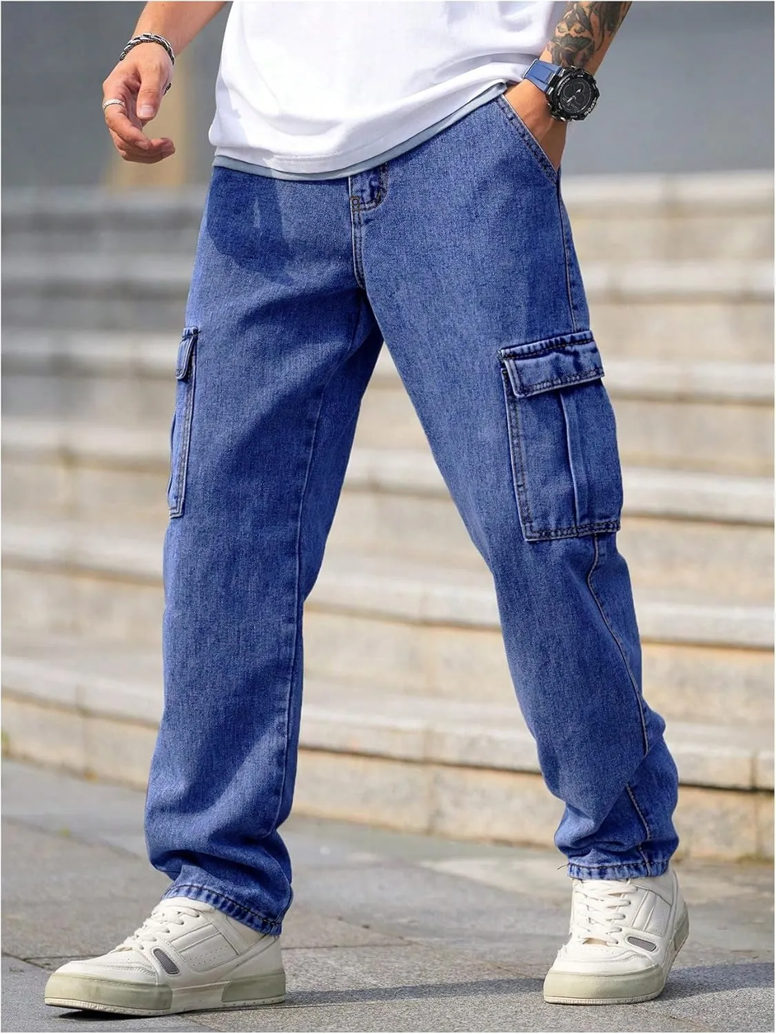 WDIRARA Men's Slim Fit Cargo Jeans Straight Leg Streetwear Denim Work Pants with Flap Pockets