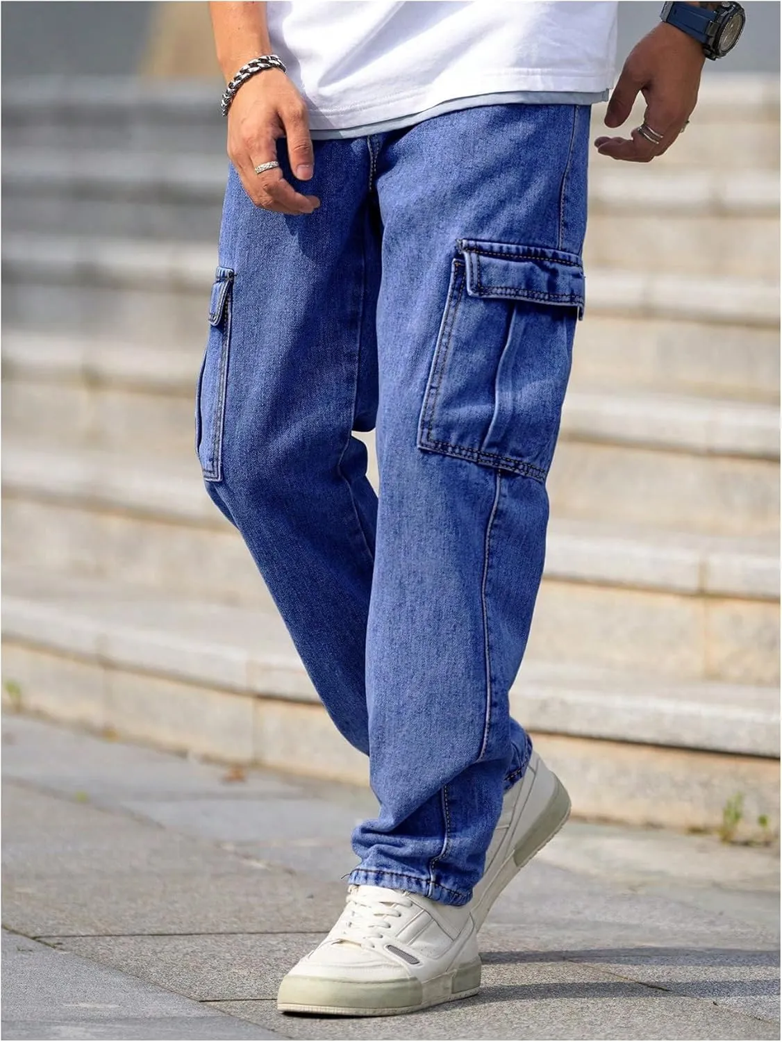 WDIRARA Men's Slim Fit Cargo Jeans Straight Leg Streetwear Denim Work Pants with Flap Pockets