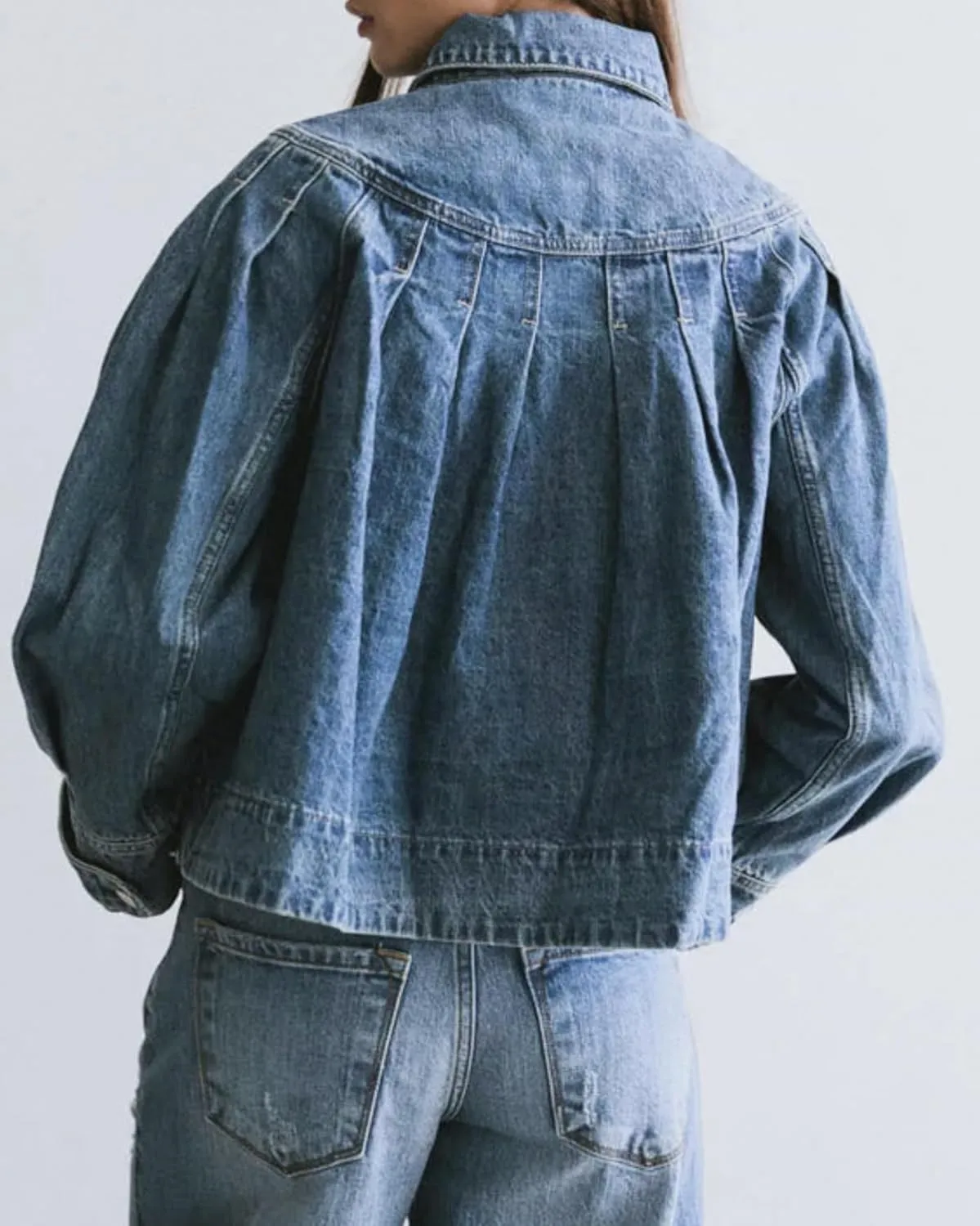 Womens Cropped Denim Jacket Long Sleeve Collared Button Down Pleated Jean Jckets with Pockets